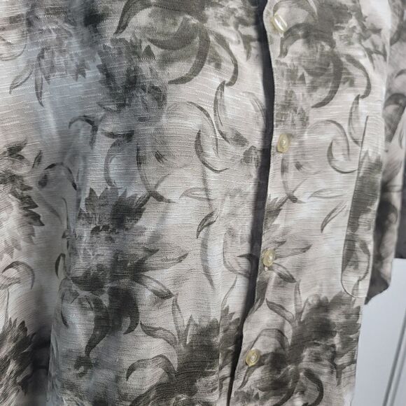 NWT FUSIONE Button Down Short Sleeve Shirt - Picture 2 of 11